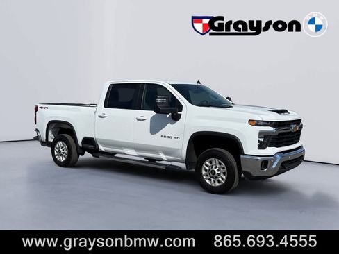 Used 2025 Chevrolet Silverado 2500 LT w/ Safety Package AWD/4WD image 1