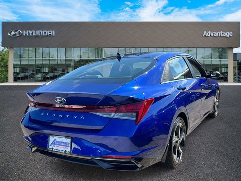 Used 2022 Hyundai Elantra SEL w/ Convenience + Premium Package FWD image 7
