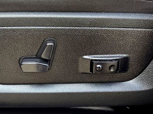 Used 2025 RAM 2500 Big Horn AWD/4WD image 17