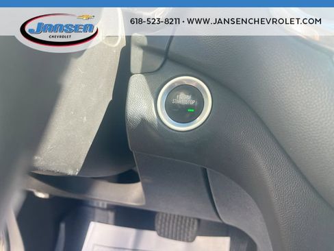 Used 2018 Chevrolet Equinox LT FWD image 16