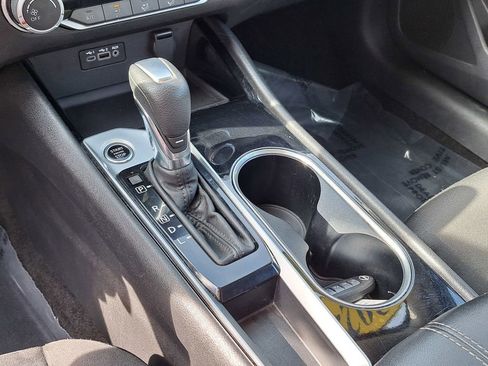 Used 2024 Nissan Altima 2.5 SV image 11