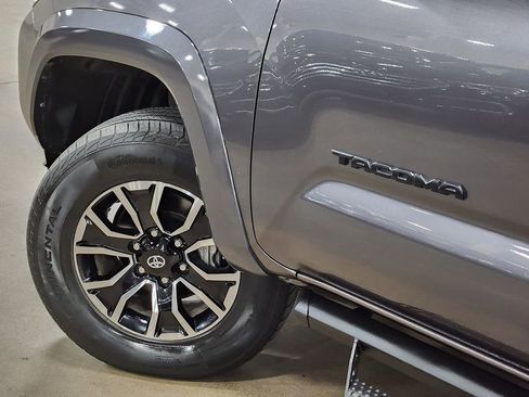 Used 2021 Toyota Tacoma TRD Sport w/ Technology Package image 23