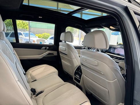 Used 2024 BMW X7 xDrive40i w/ M Sport Package AWD/4WD image 48