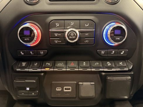 Used 2021 GMC Sierra 3500 Denali w/ Denali Black Diamond Edition image 50