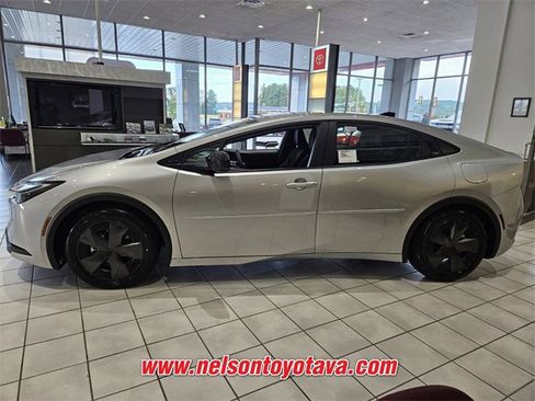 New 2026 Toyota Prius SE image 4