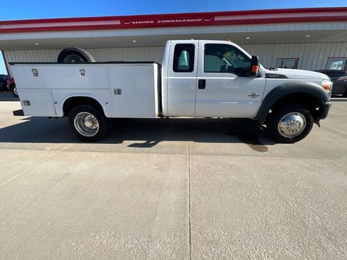 Used 2011 Ford F550 4x4 SuperCab Super Duty w/ PWR Equipment Group image 1