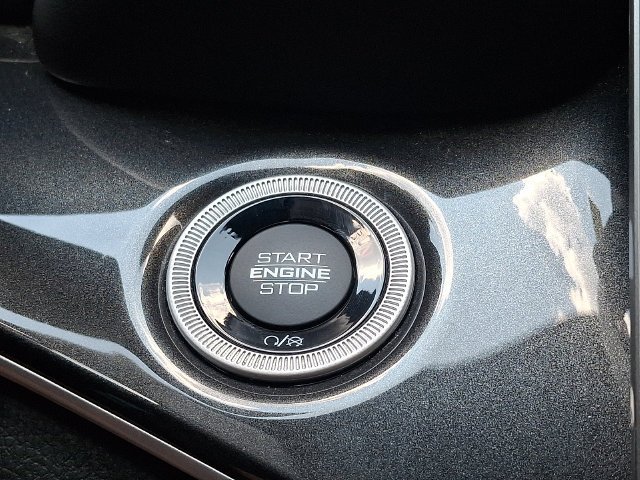 Used 2023 Jeep Grand Cherokee Altitude AWD/4WD image 23