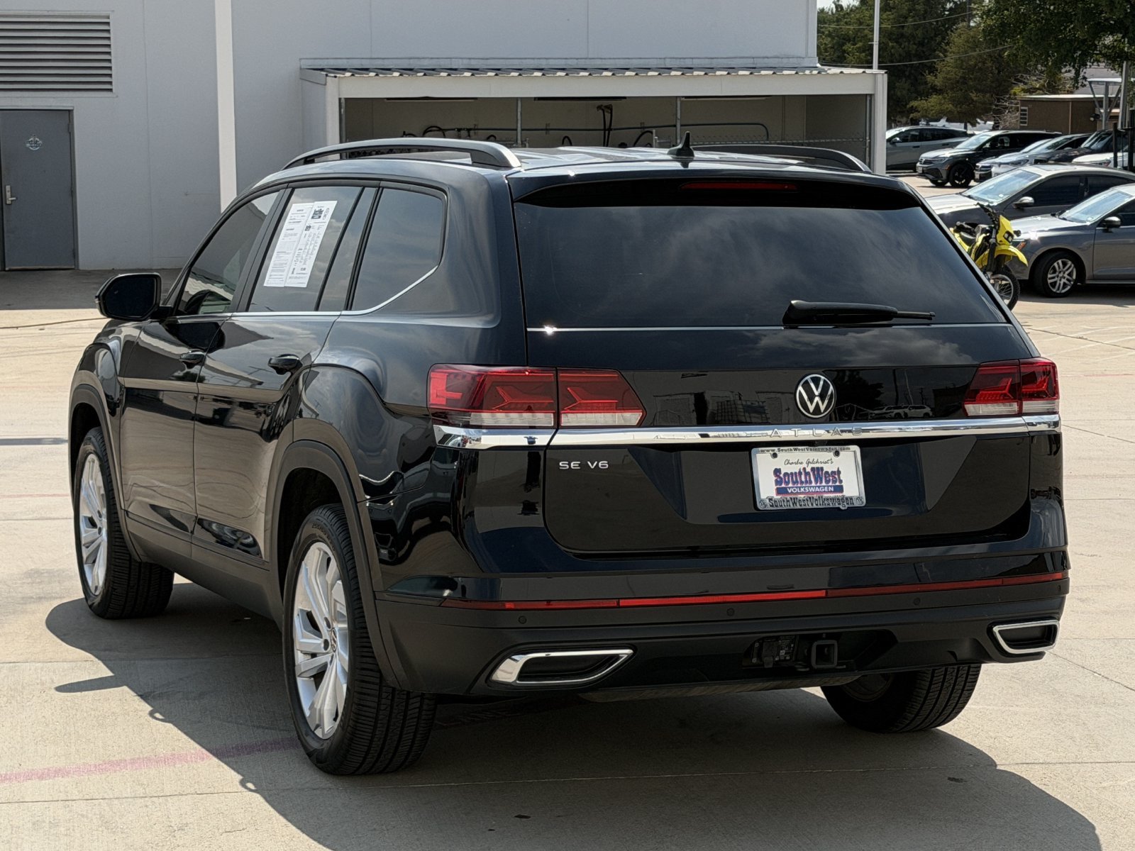 Used 2023 Volkswagen Atlas SE w/ Panoramic Sunroof Package FWD image 6