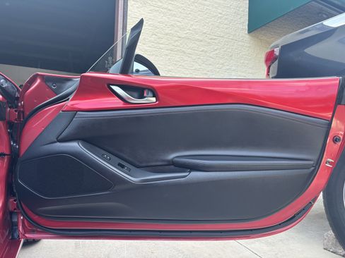 Used 2017 MAZDA MX-5 Miata Club w/ Brembo/BBS Package image 32