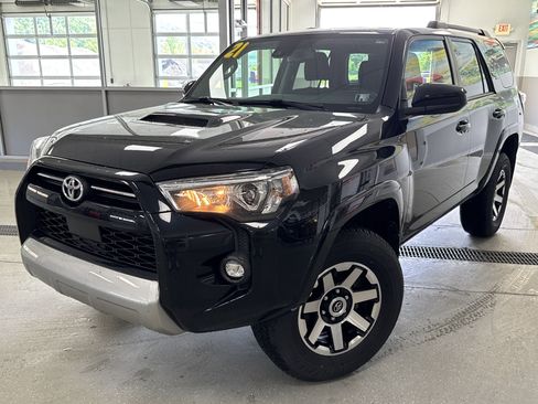 Used 2021 Toyota 4Runner TRD Off-Road image 1