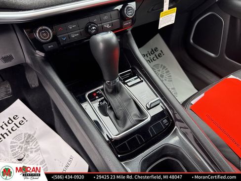 Used 2023 Jeep Compass Latitude image 17