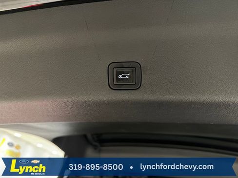 Used 2022 GMC Yukon Denali w/ Denali Premium Package AWD/4WD image 21