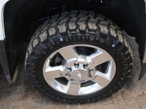 Used 2018 Chevrolet Silverado 2500 LTZ w/ Vortec Plus Package image 8