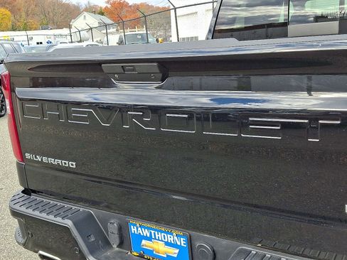 Used 2021 Chevrolet Silverado 1500 LT Trail Boss w/ Convenience Package II image 28