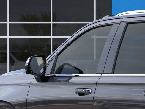 New 2026 Chevrolet Suburban Premier AWD/4WD image 12