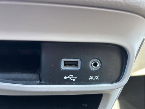 Certified 2017 Chrysler Pacifica Limited w/ Advanced Safetytec Group image 24