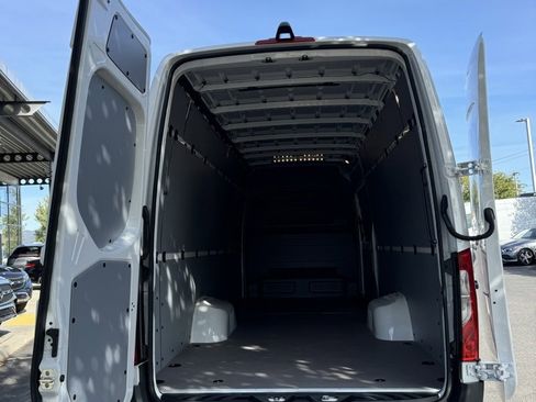New 2025 Mercedes-Benz Sprinter 3500 image 9