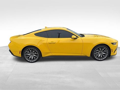 Used 2024 Ford Mustang Premium image 7