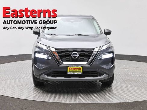 Used 2023 Nissan Rogue S AWD/4WD image 2