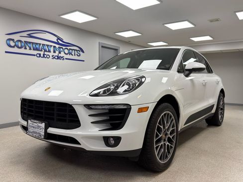 Used 2018 Porsche Macan AWD/4WD image 1