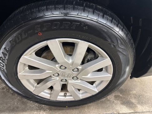 Used 2019 Honda Pilot LX image 16