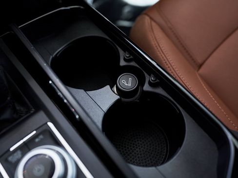 Used 2022 Maserati Levante Modena image 48