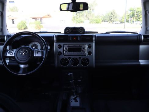Used 2012 Toyota FJ Cruiser 4WD w/ Upgrade Pkg image 16