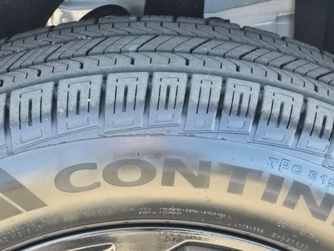 New 2026 Chevrolet Equinox LT w/ Convenience Package II FWD image 28