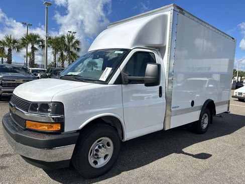 New 2025 Chevrolet Express 3500 Work Van w/ Power Convenience Package image 12