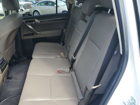 Used 2020 Lexus GX 460 Premium image 11