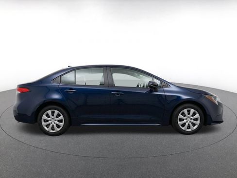 Used 2025 Toyota Corolla LE FWD image 10