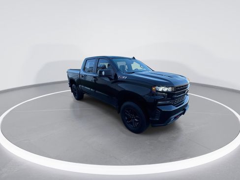 Used 2020 Chevrolet Silverado 1500 LT Trail Boss image 2