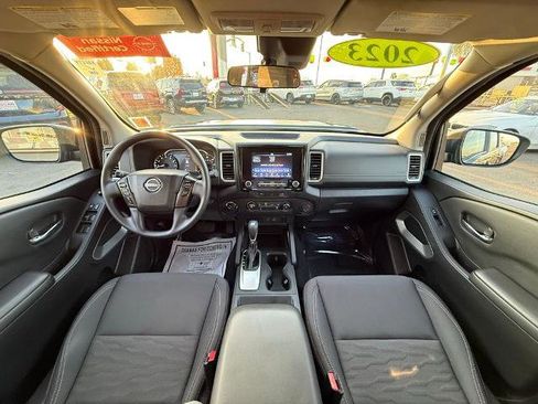 Certified 2023 Nissan Frontier SV w/ Graphics Package image 15