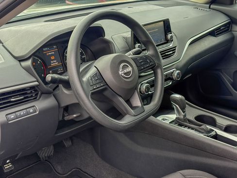 Used 2024 Nissan Altima 2.5 S FWD image 4
