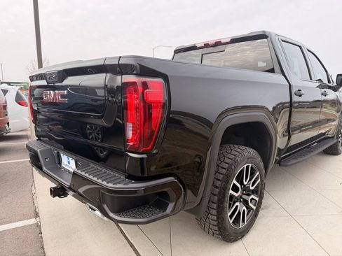 Used 2024 GMC Sierra 1500 AT4 w/ Technology Package image 5