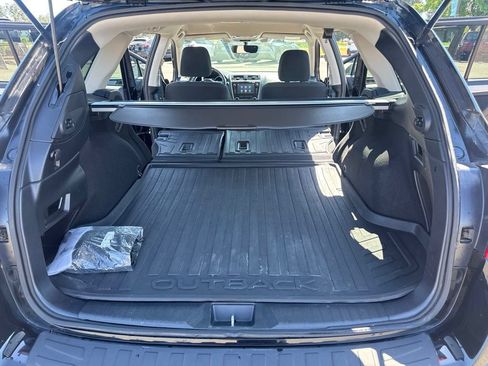 Used 2018 Subaru Outback 2.5i Premium AWD/4WD image 17