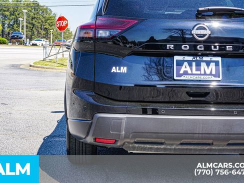 Used 2025 Nissan Rogue SV image 17