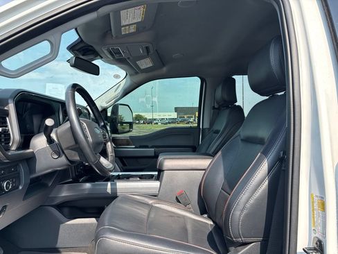 Used 2024 Ford F250 Lariat w/ Lariat Ultimate Package AWD/4WD image 10