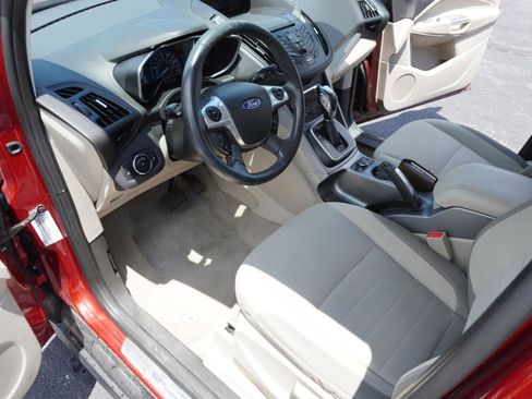Used 2015 Ford C-MAX SE w/ Equipment Group 201A FWD image 25
