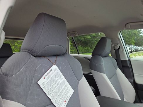 Certified 2025 Toyota RAV4 XLE AWD/4WD image 15