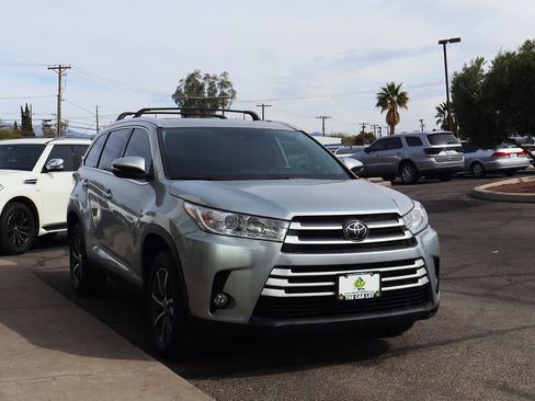 Used 2019 Toyota Highlander XLE image 14