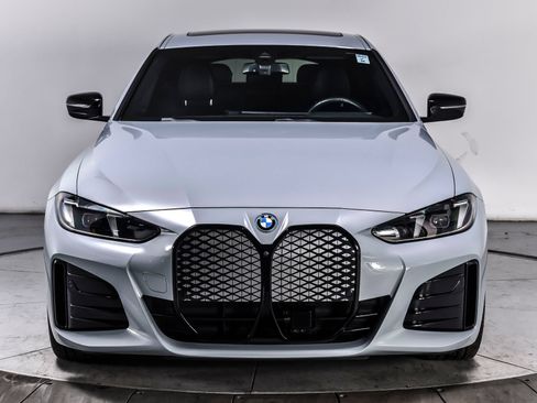 Used 2025 BMW i4 xDrive40i w/ M Sport Package AWD/4WD image 8
