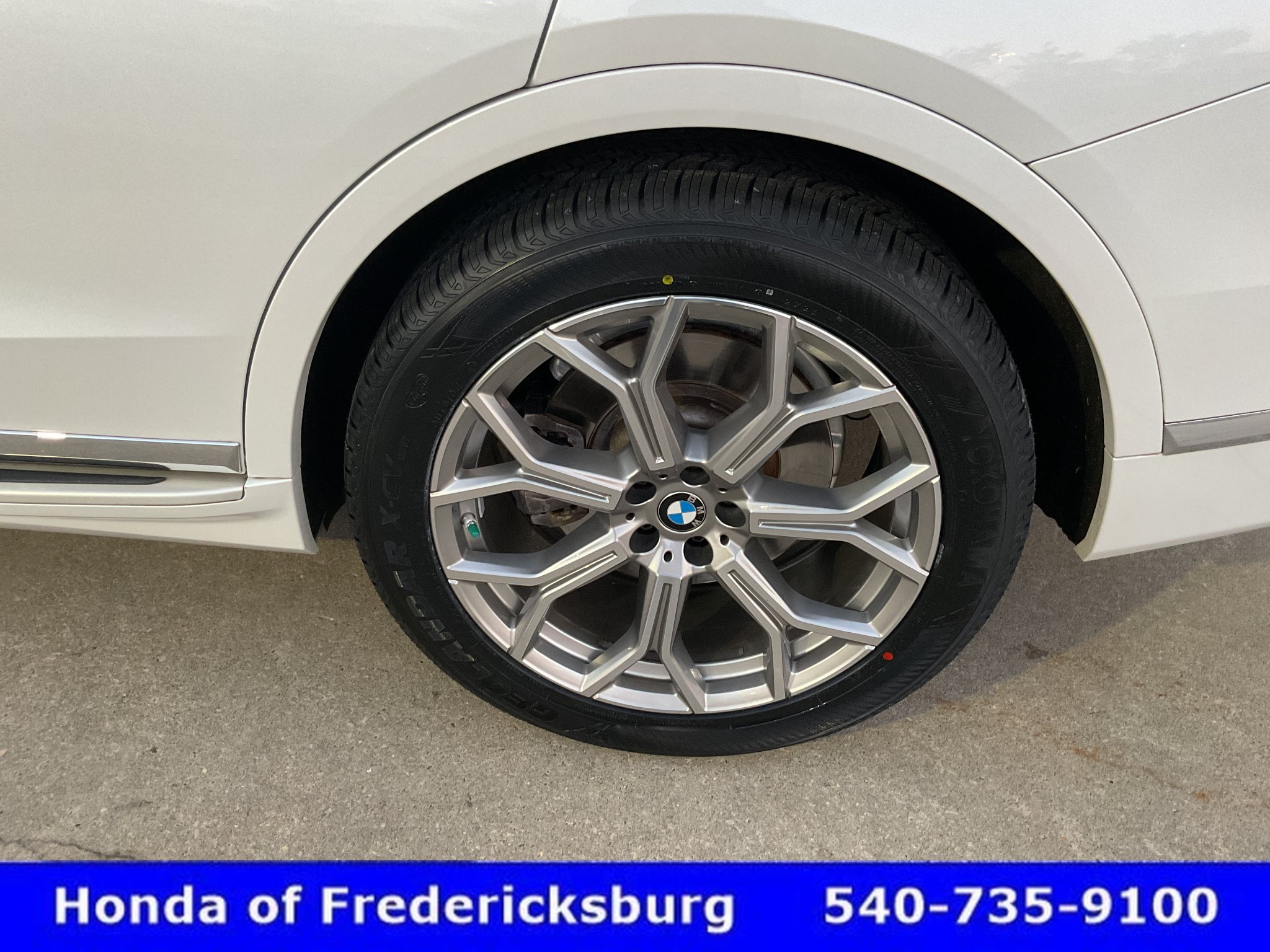 Used 2022 BMW X7 xDrive40i w/ Executive Package AWD/4WD image 12