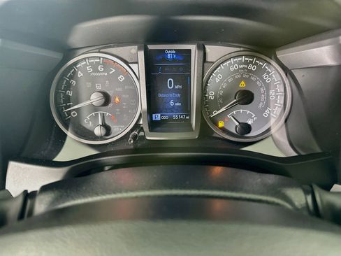 Used 2020 Toyota Tacoma TRD Sport AWD/4WD image 19