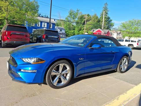Used 2019 Ford Mustang GT Premium w/ Equipment Group 401A RWD image 4