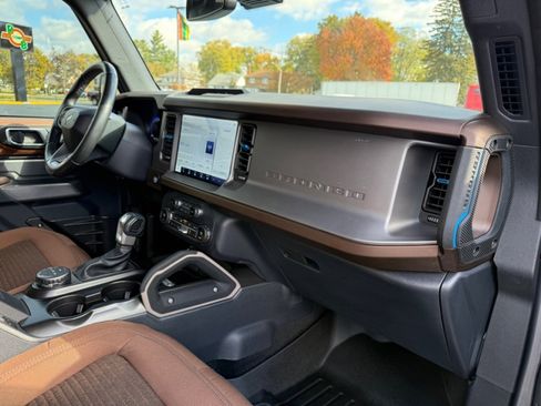 Used 2023 Ford Bronco Outer Banks image 12