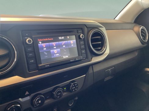 Used 2019 Toyota Tacoma SR5 AWD/4WD image 16