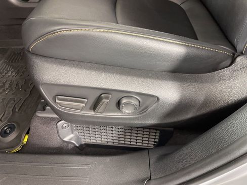 Used 2025 Toyota Sienna XLE Woodland Edition image 28