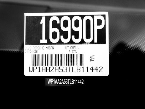 New 2026 Porsche Macan image 31