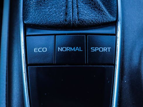 Used 2022 Toyota Camry LE image 12